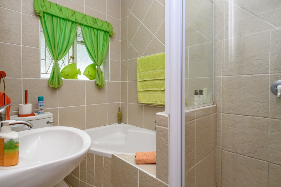 3 Bedroom Property for Sale in Kabega Park Eastern Cape